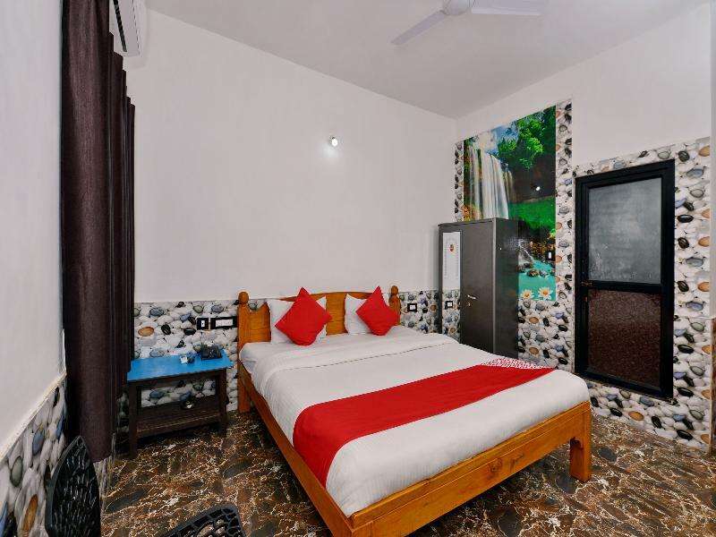 Oyo 10809 Hotel Tushar Inn Бага Екстер'єр фото