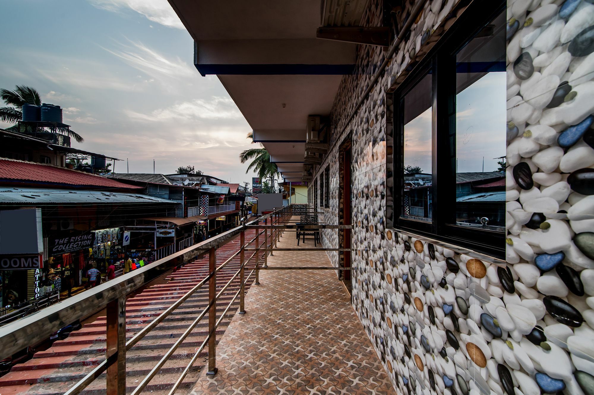Oyo 10809 Hotel Tushar Inn Бага Екстер'єр фото